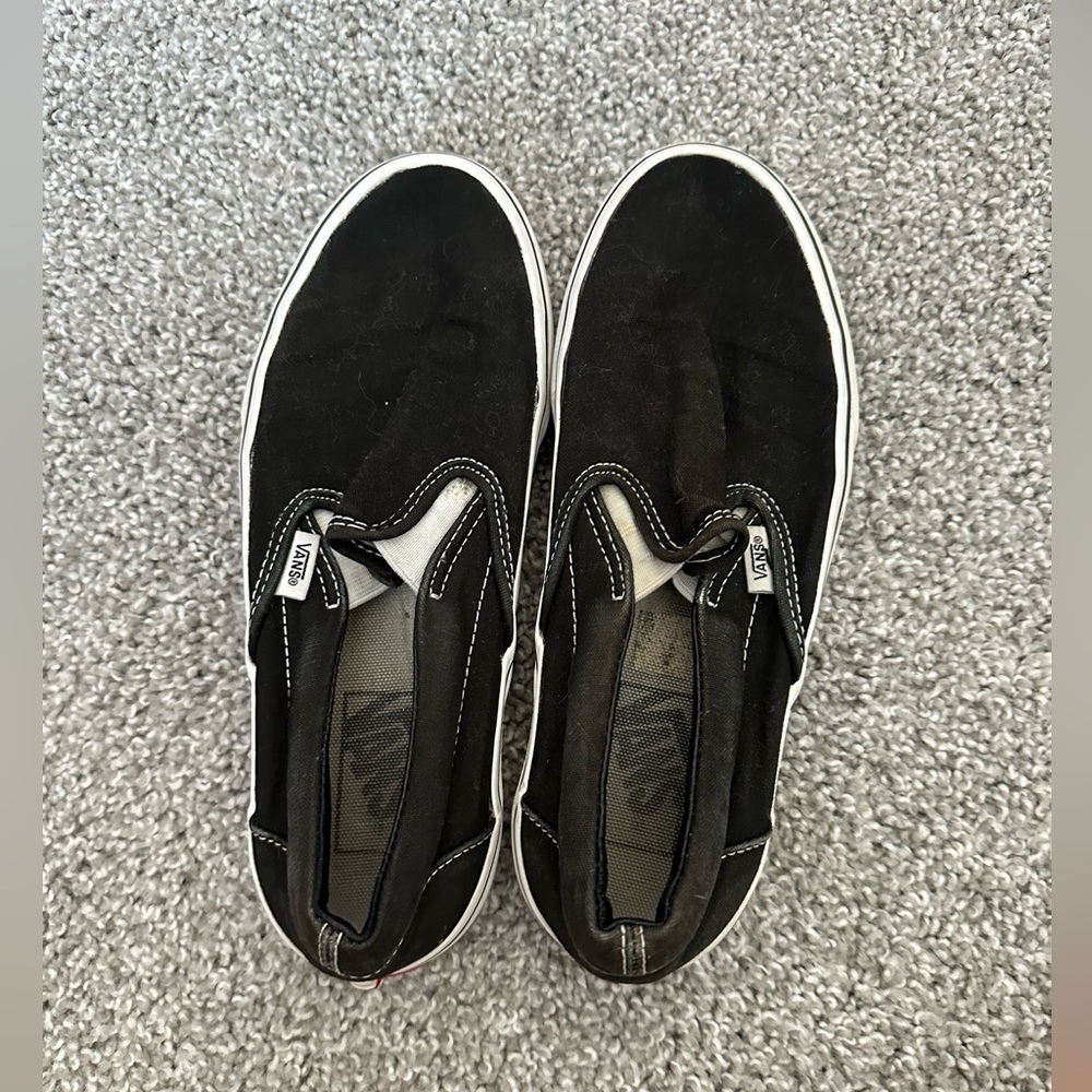 Black slip on vans size W7.5 - Picture 5 of 5